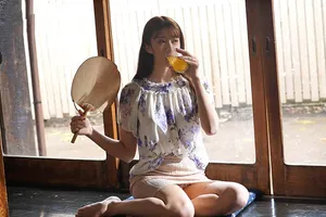 Mùa hè buồn chán ở quê trả bài vợ yêu nhà cạnh bên thiếu thốn vì lấy ông xã già