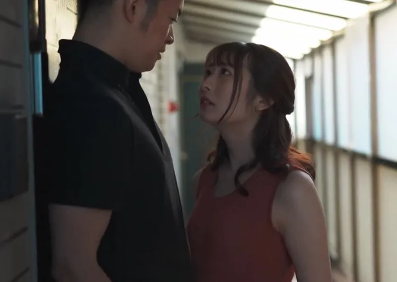 Người vợ mang thai, tôi bị nóng bỏng bởi bà xã nhà đối diện thường ở nhà một mình