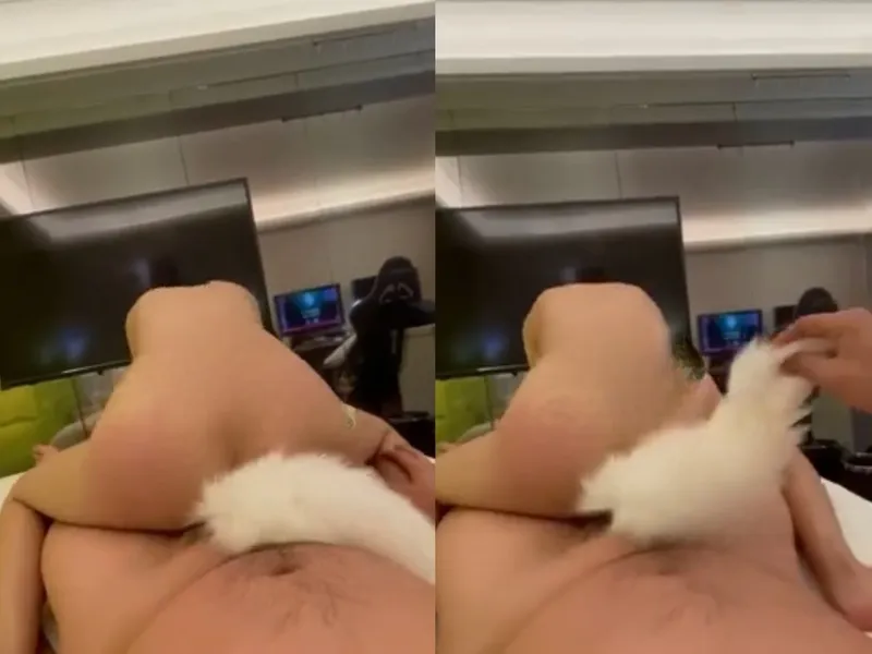 Sau khi đá trứng cút rung bướm, còn bị bắt mút dương vật mỏi miệng.